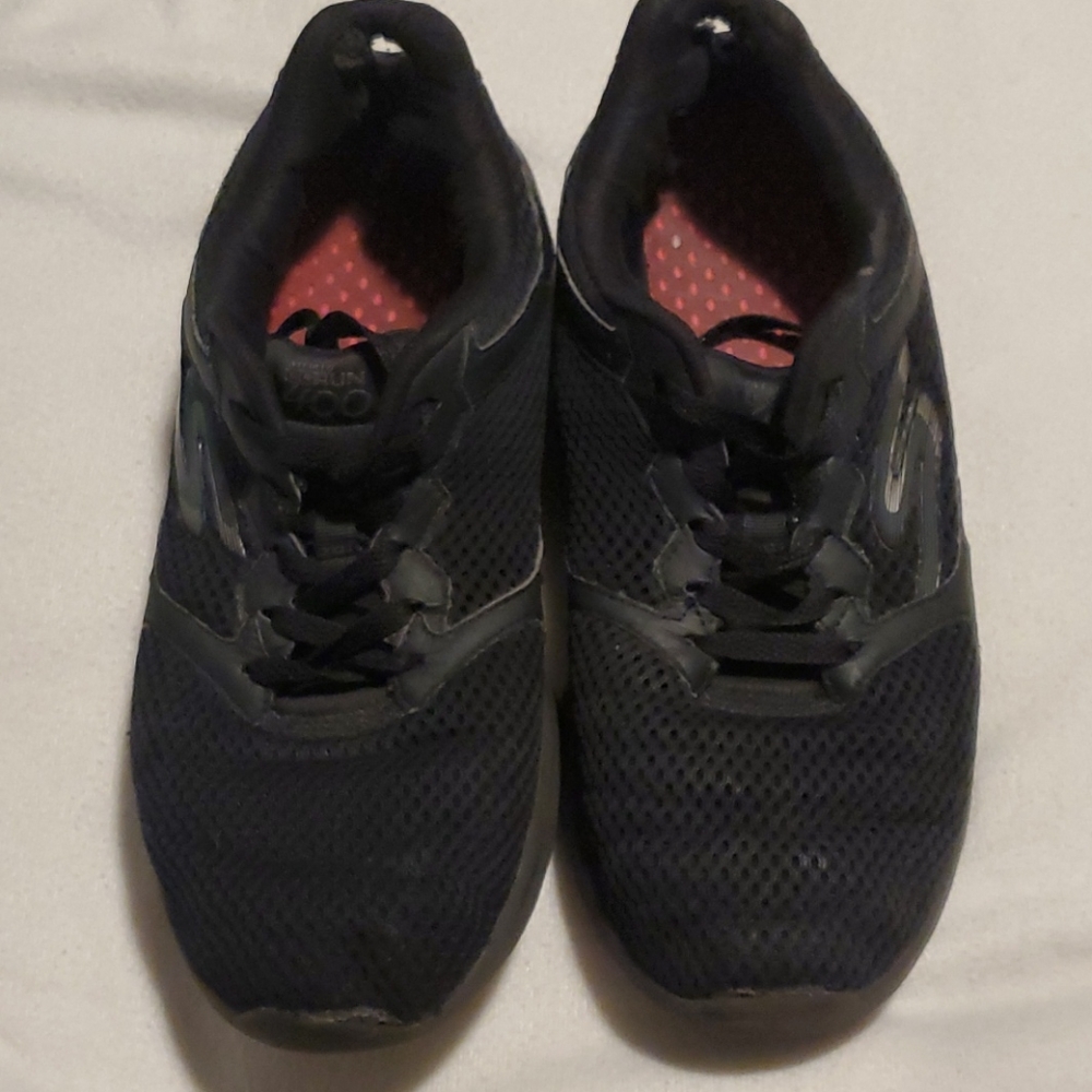 Black Mesh Skechers sneakers, super Go run 400